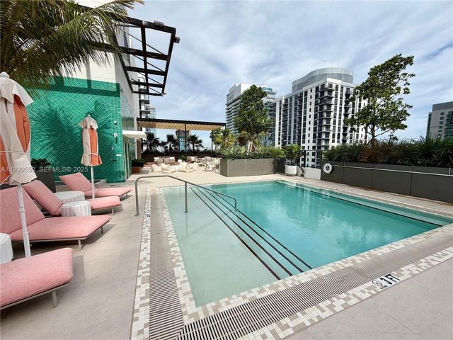 11 NE 6TH 2610, Miami, FL 33132