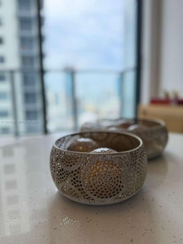 11 NE 6TH 2610, Miami, FL 33132