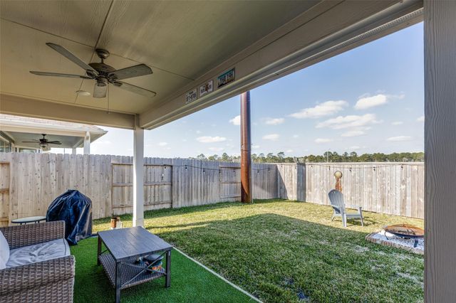 949 Gentle Moss Drive, Magnolia, TX 77354
