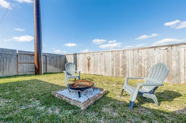 949 Gentle Moss Drive, Magnolia, TX 77354