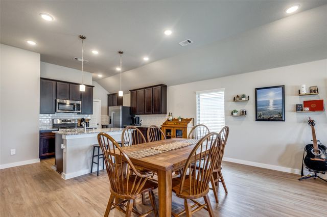 949 Gentle Moss Drive, Magnolia, TX 77354