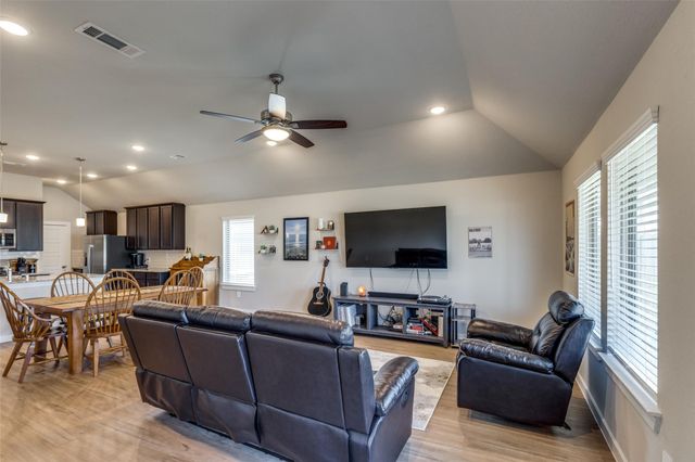 949 Gentle Moss Drive, Magnolia, TX 77354