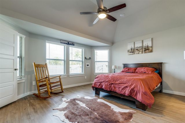 949 Gentle Moss Drive, Magnolia, TX 77354