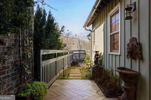 11231 Serenbe Lane, Chattahoochee Hills, GA 30268
