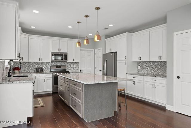 27 Goshawk Court, Morganville, NJ 07751