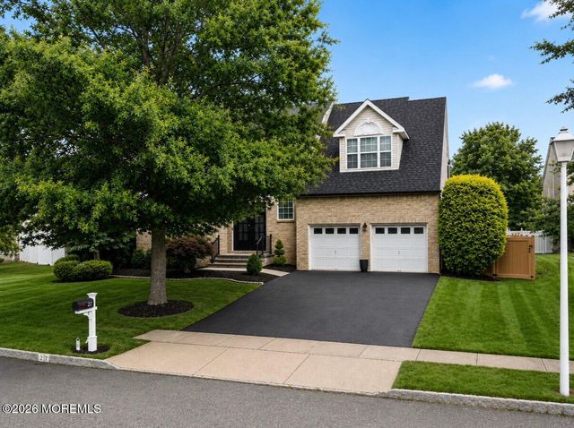 27 Goshawk Court, Morganville, NJ 07751