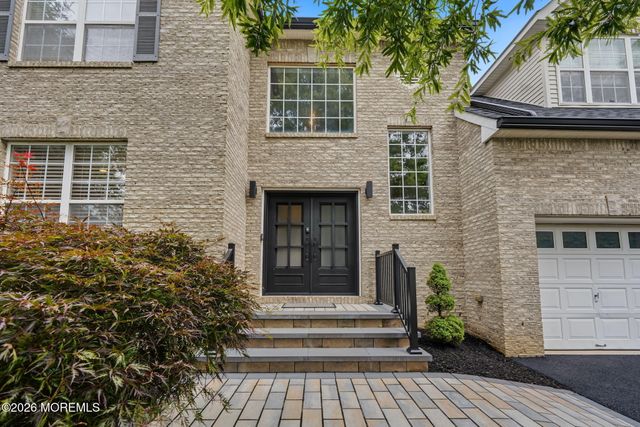 27 Goshawk Court, Morganville, NJ 07751