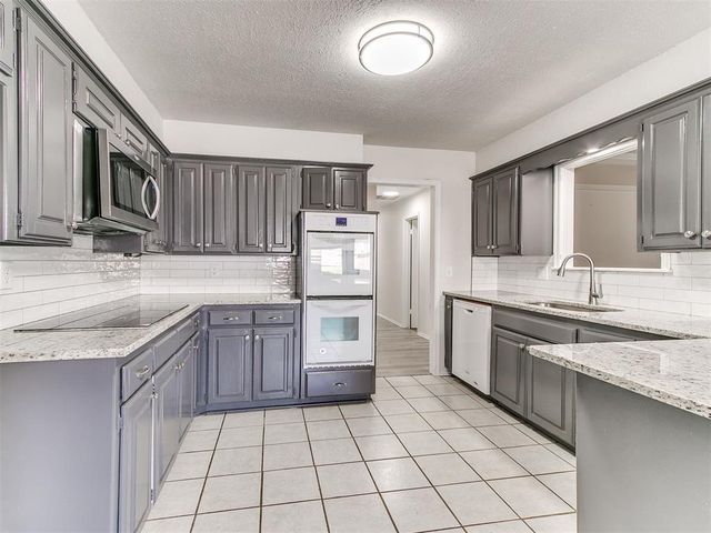 2921 Shadybrook Drive, Midwest City, OK 73110