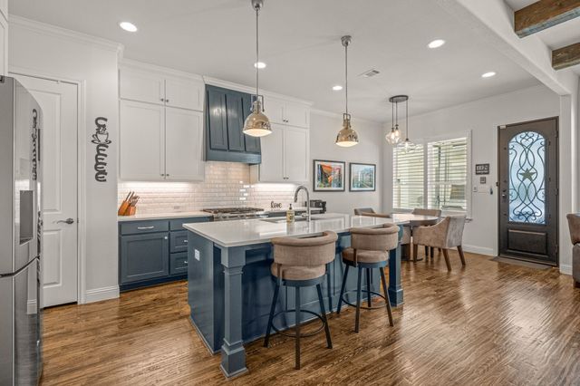 3649 Shelby Drive, Fort Worth, TX 76109