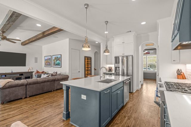 3649 Shelby Drive, Fort Worth, TX 76109