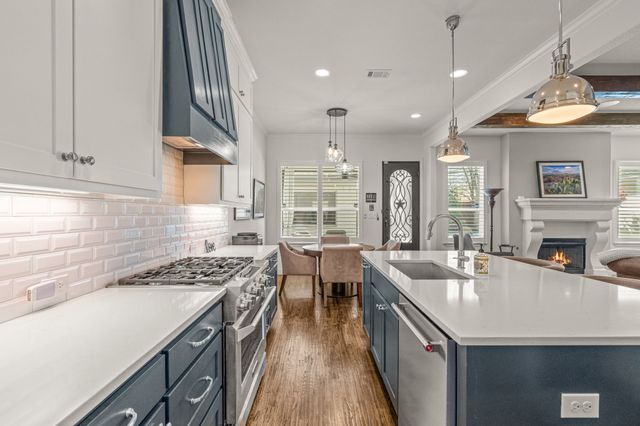 3649 Shelby Drive, Fort Worth, TX 76109