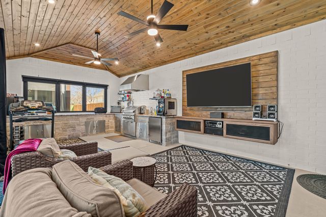 3649 Shelby Drive, Fort Worth, TX 76109