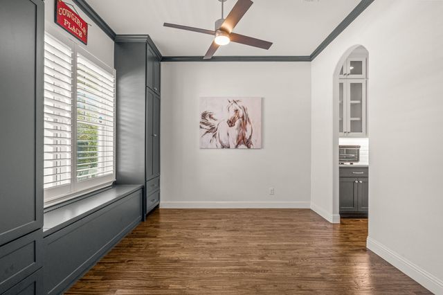 3649 Shelby Drive, Fort Worth, TX 76109