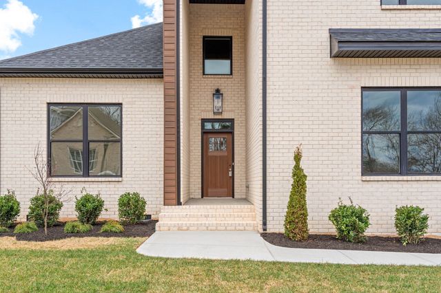 830 Willowicke Dr, Clarksville, TN 37043