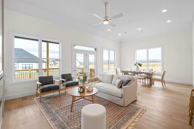 830 Willowicke Dr, Clarksville, TN 37043