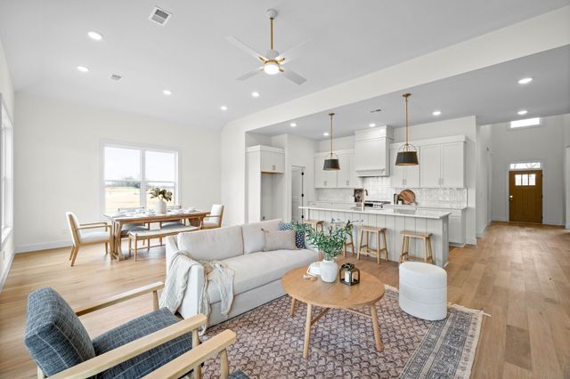 830 Willowicke Dr, Clarksville, TN 37043