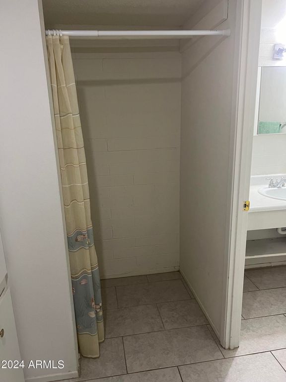 2604 W Berridge Lane C103, Phoenix, AZ 85017