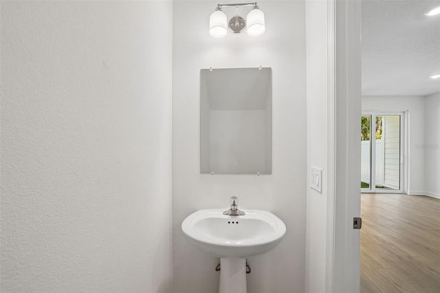 7556 DEER VALLEY CIRCLE, Tampa, FL 33635