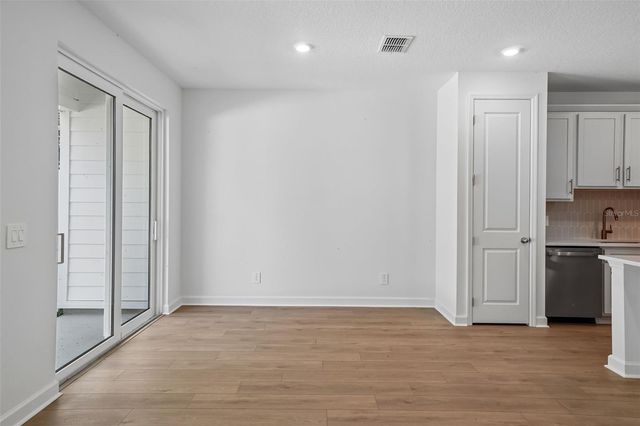 7556 DEER VALLEY CIRCLE, Tampa, FL 33635