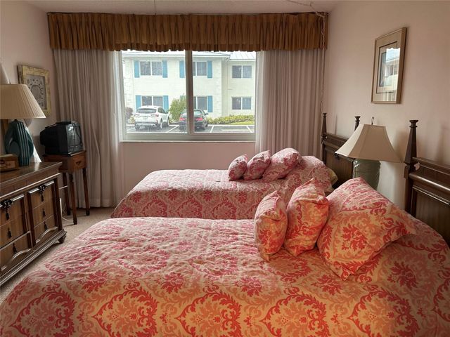 6263 NE 19th Avenue 906, Fort Lauderdale, FL 33308