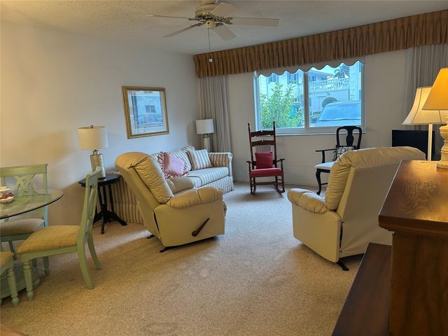 6263 NE 19th Avenue 906, Fort Lauderdale, FL 33308