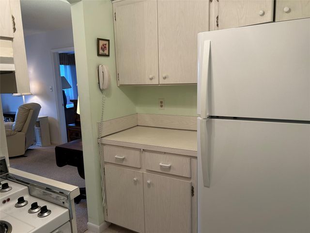 6263 NE 19th Avenue 906, Fort Lauderdale, FL 33308