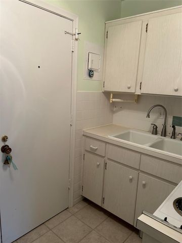 6263 NE 19th Avenue 906, Fort Lauderdale, FL 33308