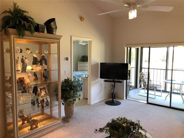 6211 TIMBER LAKE DRIVE B4, Sarasota, FL 34243
