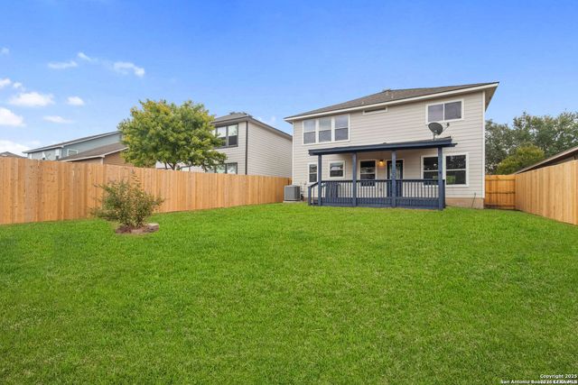 5015 Badland Beacon, Converse, TX 78109