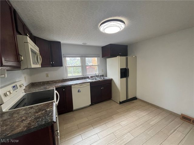 6161 Lily Lane SE, Amsterdam, OH 43903