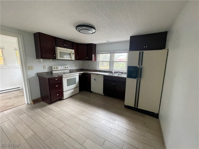 6161 Lily Lane SE, Amsterdam, OH 43903