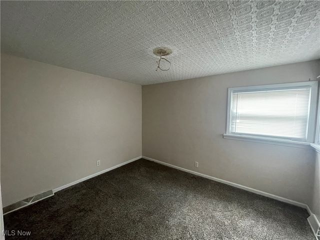 6161 Lily Lane SE, Amsterdam, OH 43903