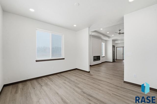 6700 W Belgrave Trl Trail, Sioux Falls, SD 57106