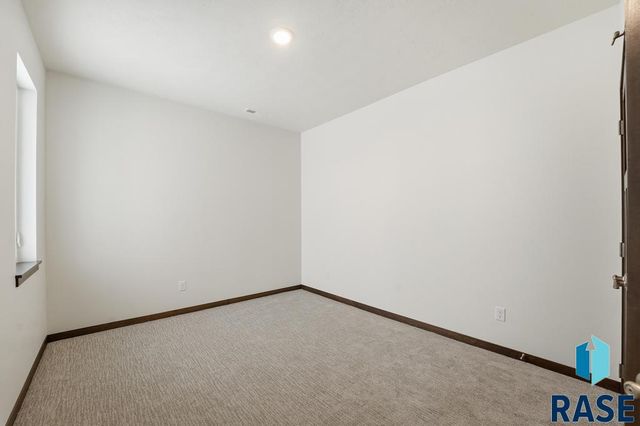 6700 W Belgrave Trl Trail, Sioux Falls, SD 57106