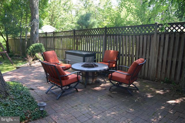 8705 YARDLEY DR, Alexandria, VA 22308