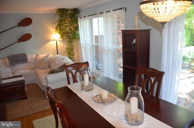 8705 YARDLEY DR, Alexandria, VA 22308