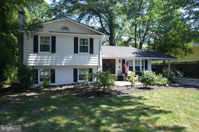 8705 YARDLEY DR, Alexandria, VA 22308