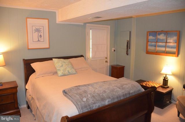 8705 YARDLEY DR, Alexandria, VA 22308