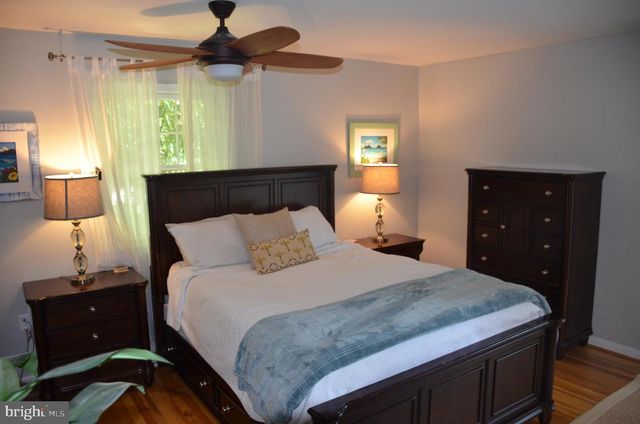 8705 YARDLEY DR, Alexandria, VA 22308