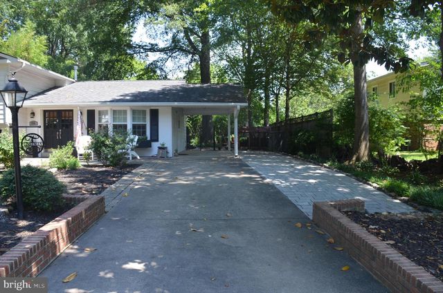 8705 YARDLEY DR, Alexandria, VA 22308