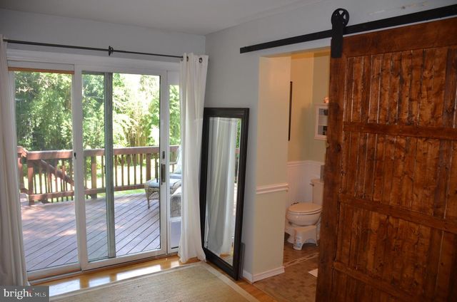 8705 YARDLEY DR, Alexandria, VA 22308