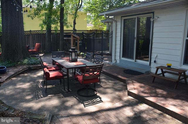 8705 YARDLEY DR, Alexandria, VA 22308