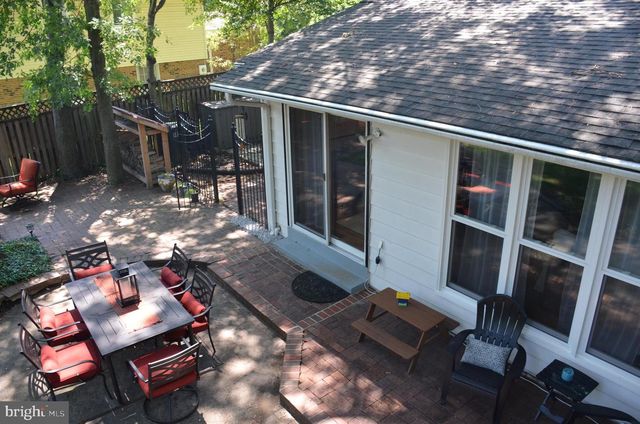 8705 YARDLEY DR, Alexandria, VA 22308