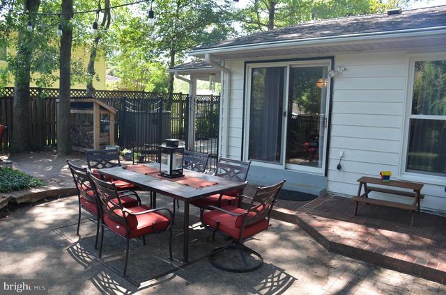 8705 YARDLEY DR, Alexandria, VA 22308