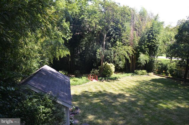 8705 YARDLEY DR, Alexandria, VA 22308