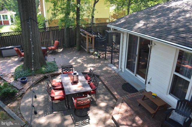 8705 YARDLEY DR, Alexandria, VA 22308