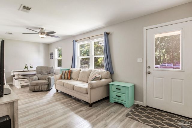 520 Selina St, Pensacola, FL 32503