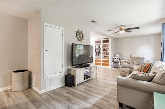 520 Selina St, Pensacola, FL 32503