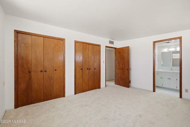 11155 E Saint James Road, Tucson, AZ 85748