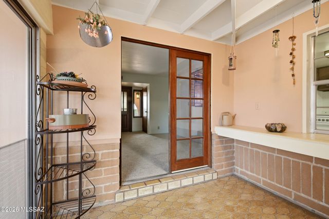 11155 E Saint James Road, Tucson, AZ 85748